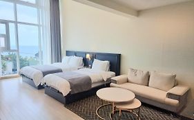 Rich Hotel